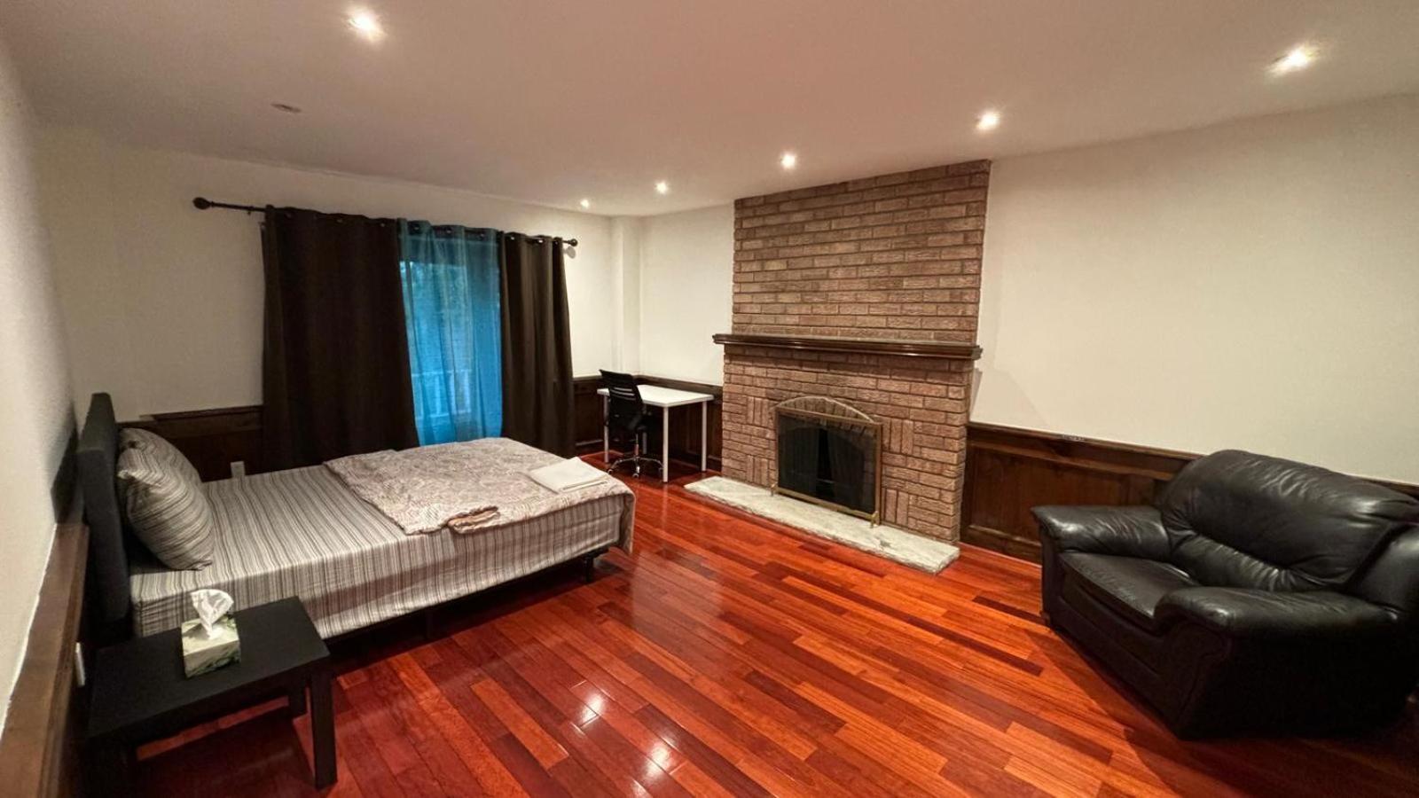 Apartmán Hollywell Mississauga Exteriér fotografie